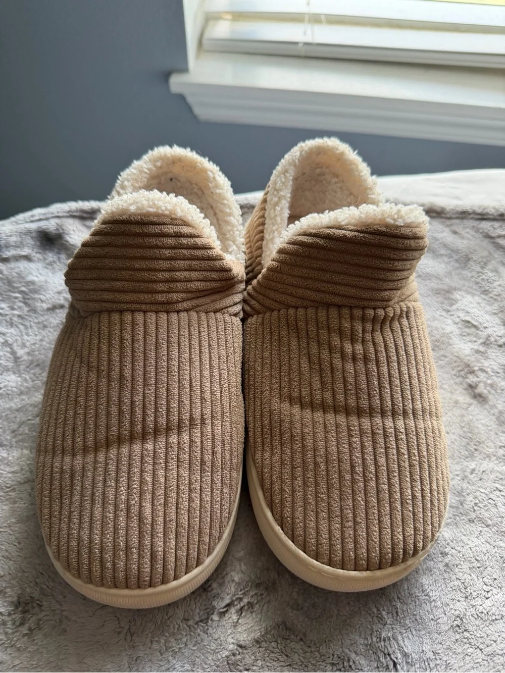 Easy Spirit Ribbed Slip-On Slippers in Light Brown with Faux Shearling